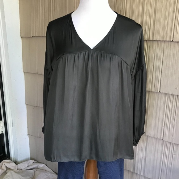 NWT Grade & Gather grey silky soft v neck blouse - Picture 1 of 2